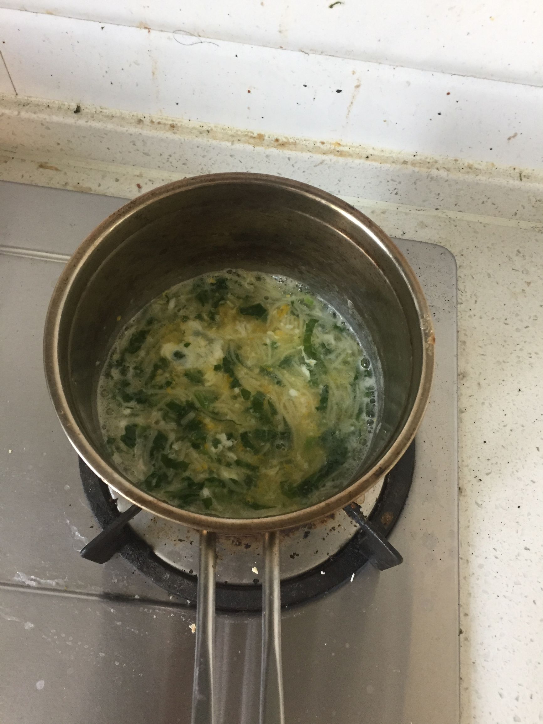 菠菜鸡蛋虾仁汤宝宝辅食,菠菜鸡蛋虾仁汤小孩