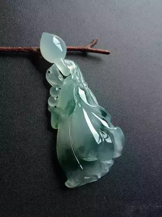 找谁说理去？30000买一只“翡翠”手镯，现在只值3000了？