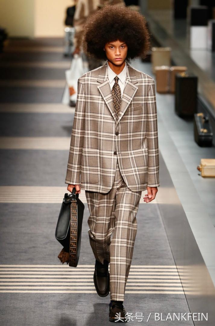 fendi芬迪2018春夏时装秀,芬迪fendi2016秋冬时装秀