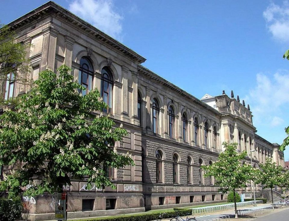 德国杜伊斯堡大学留学费用,德国普福尔茨海姆大学留学