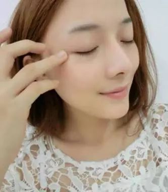 我今年11岁可是有黑眼圈怎么办,十岁女孩一直有黑眼圈怎么治好