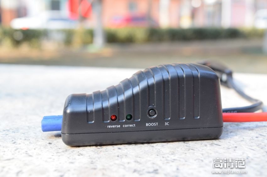 车载应急多功能手电筒,车用户外应急工具多功能手电筒