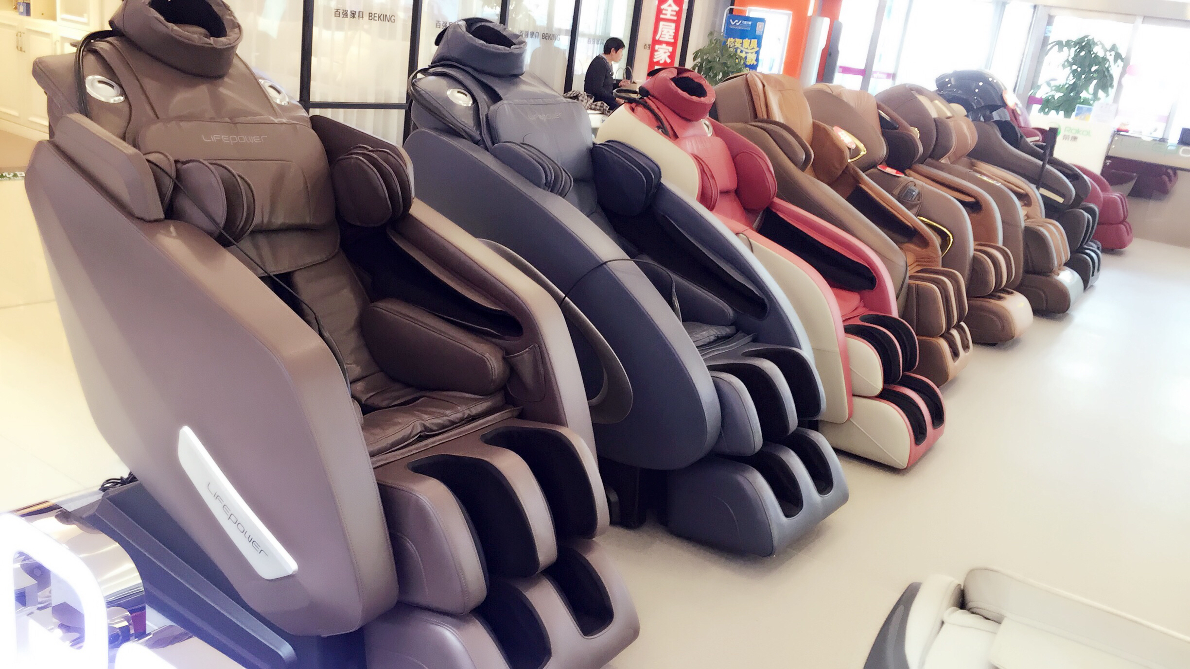 按摩椅价格高和价格低的区别,按摩椅价格低和价格高有什么区别