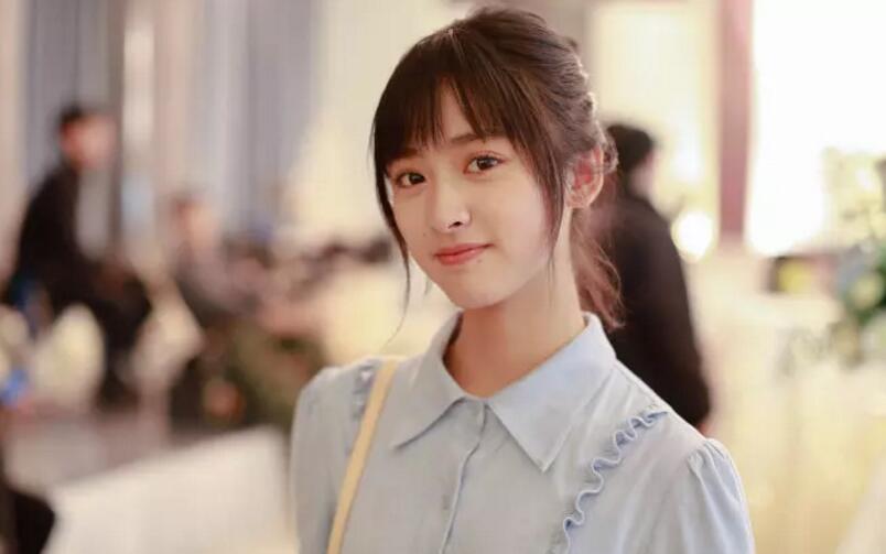 周冬雨为什么会人气爆棚,周冬雨是怎么在圈里站稳脚跟的