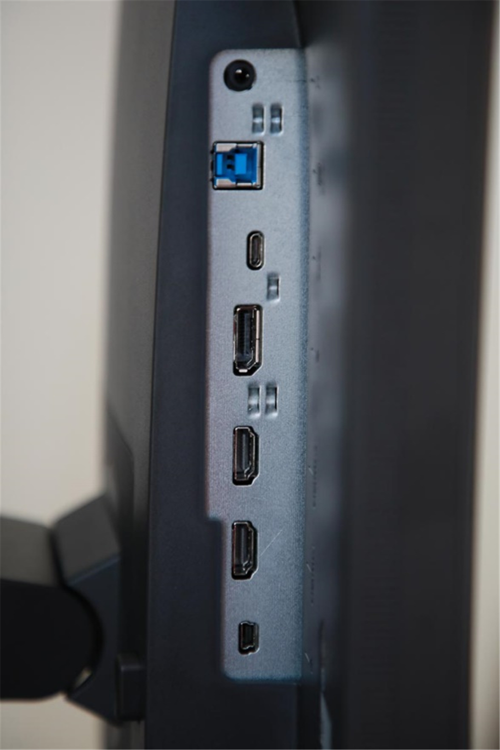 色彩修图显示器,摄影修图用什么显示器好一点