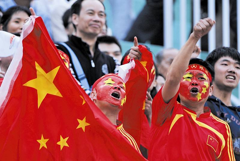 在中国如何建立一支职业足球队,给你一亿资金打造一支球队