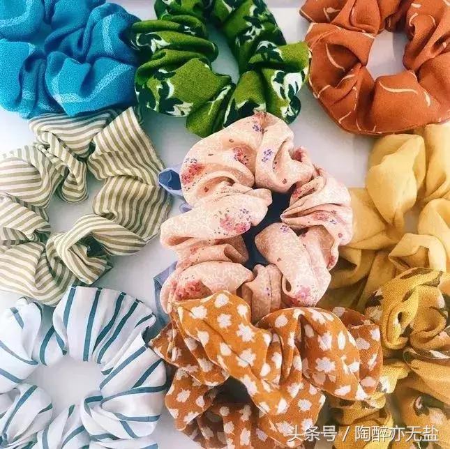 适合减龄少女心的发饰,80年代最流行的女士发饰