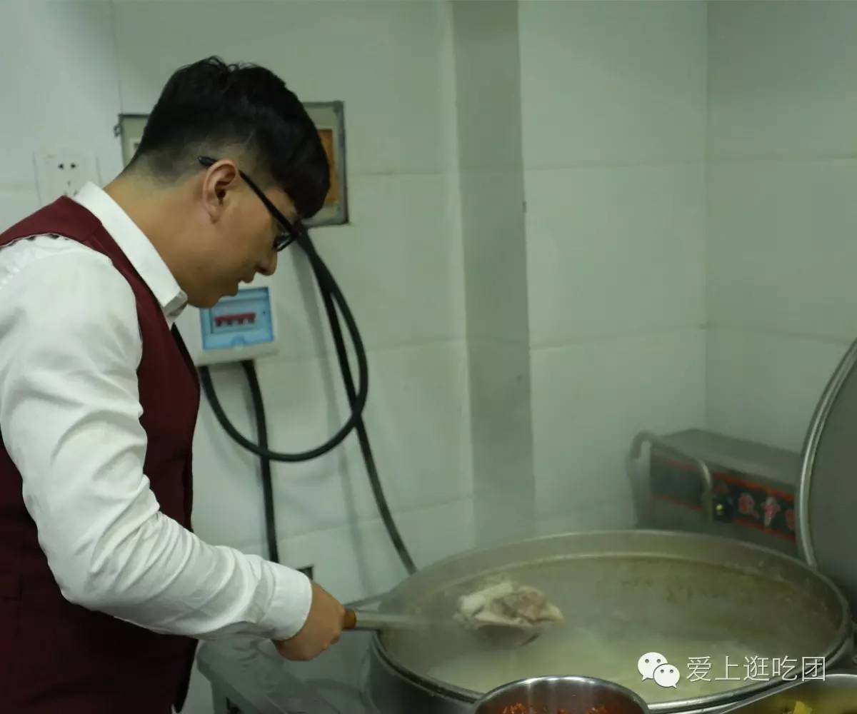 “熊掌与鱼不可兼得也”，但这晚石锅与鱼却兼得了~