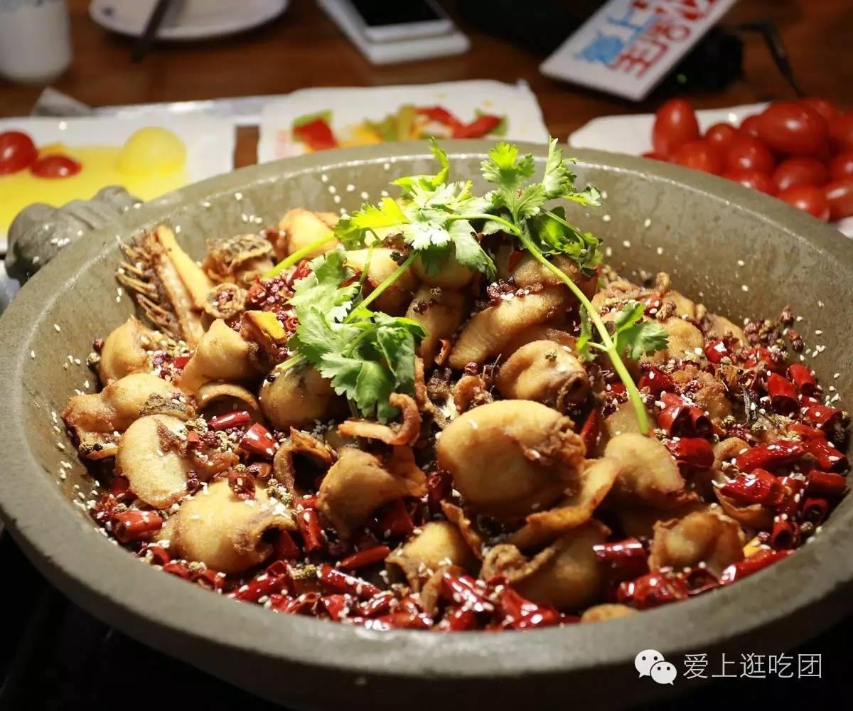 “熊掌与鱼不可兼得也”，但这晚石锅与鱼却兼得了~