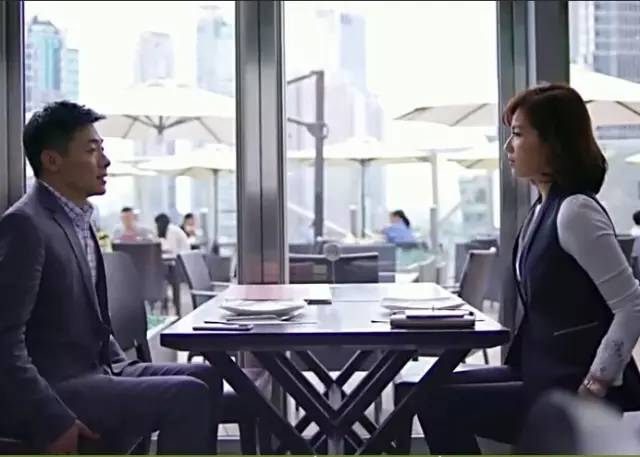 他上门迷奸女客户，事后留在家中给她煮解药！还有大驻马的她在前进路上...