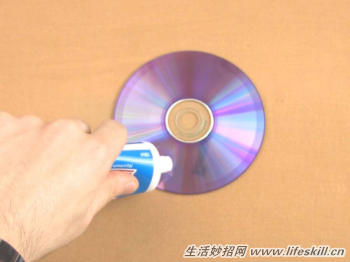 vcd光盘划伤磨损能修复吗,如何修复被划伤的cd光盘