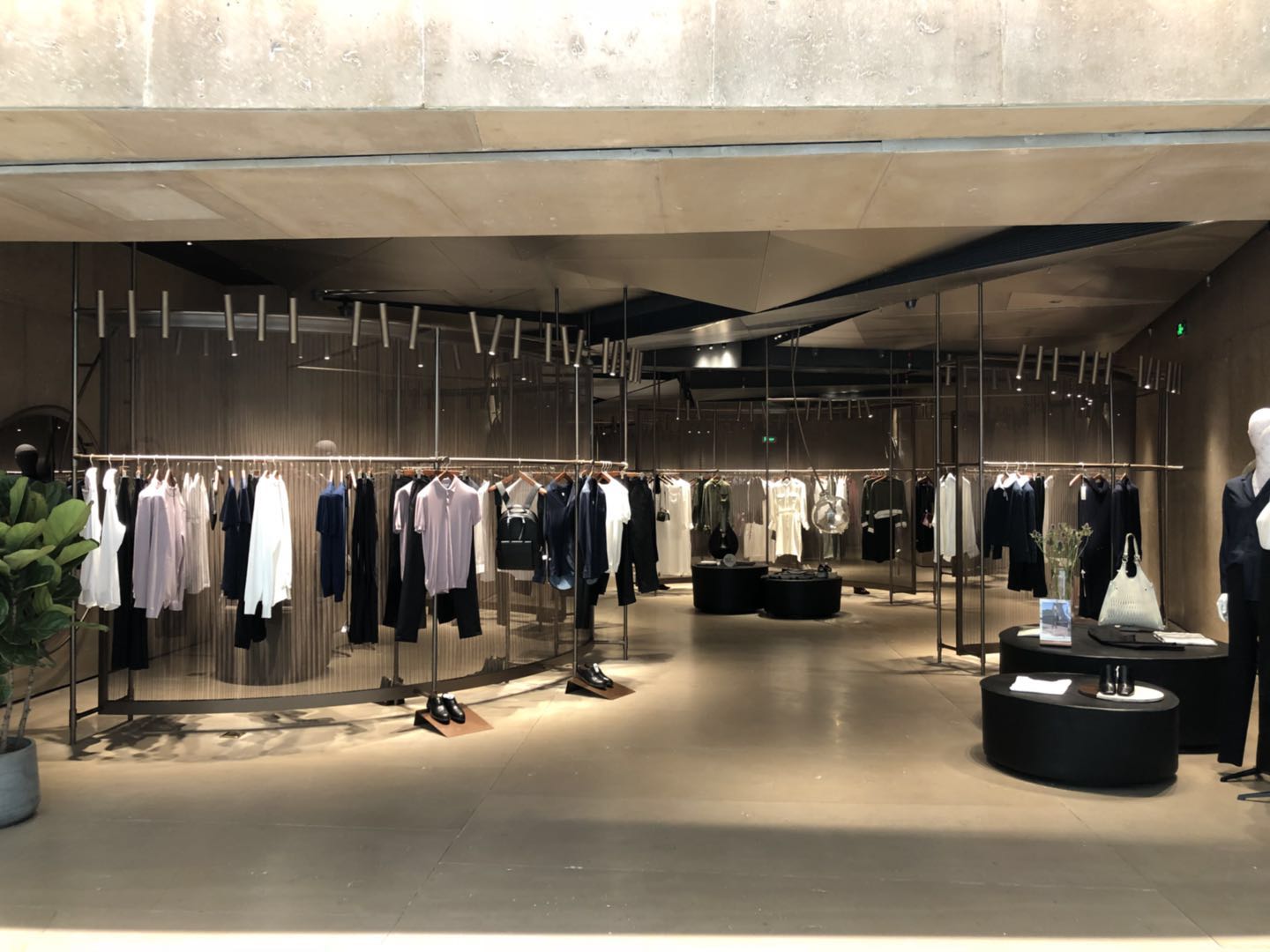 zara和hm比较,zara和hm对比