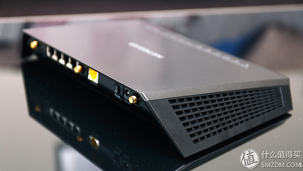 做工精良,外观大气,配置强悍~测NETGEAR美国网件Nighthawk夜鹰R6900别墅级无线路由