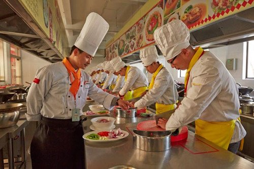 厨师学校成人培训速成班,辽宁省厨师面点师培训学校