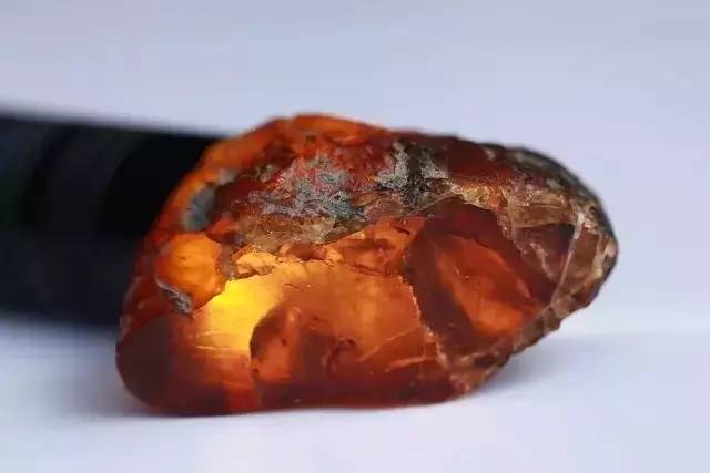 真正的蜜蜡是啥样的,蜜蜡这种东西你真的懂吗