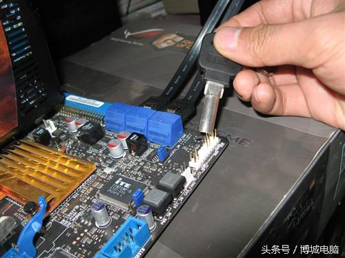 diy电脑主机你必须要知道主板跳线,分享接电脑主板跳线的小技巧