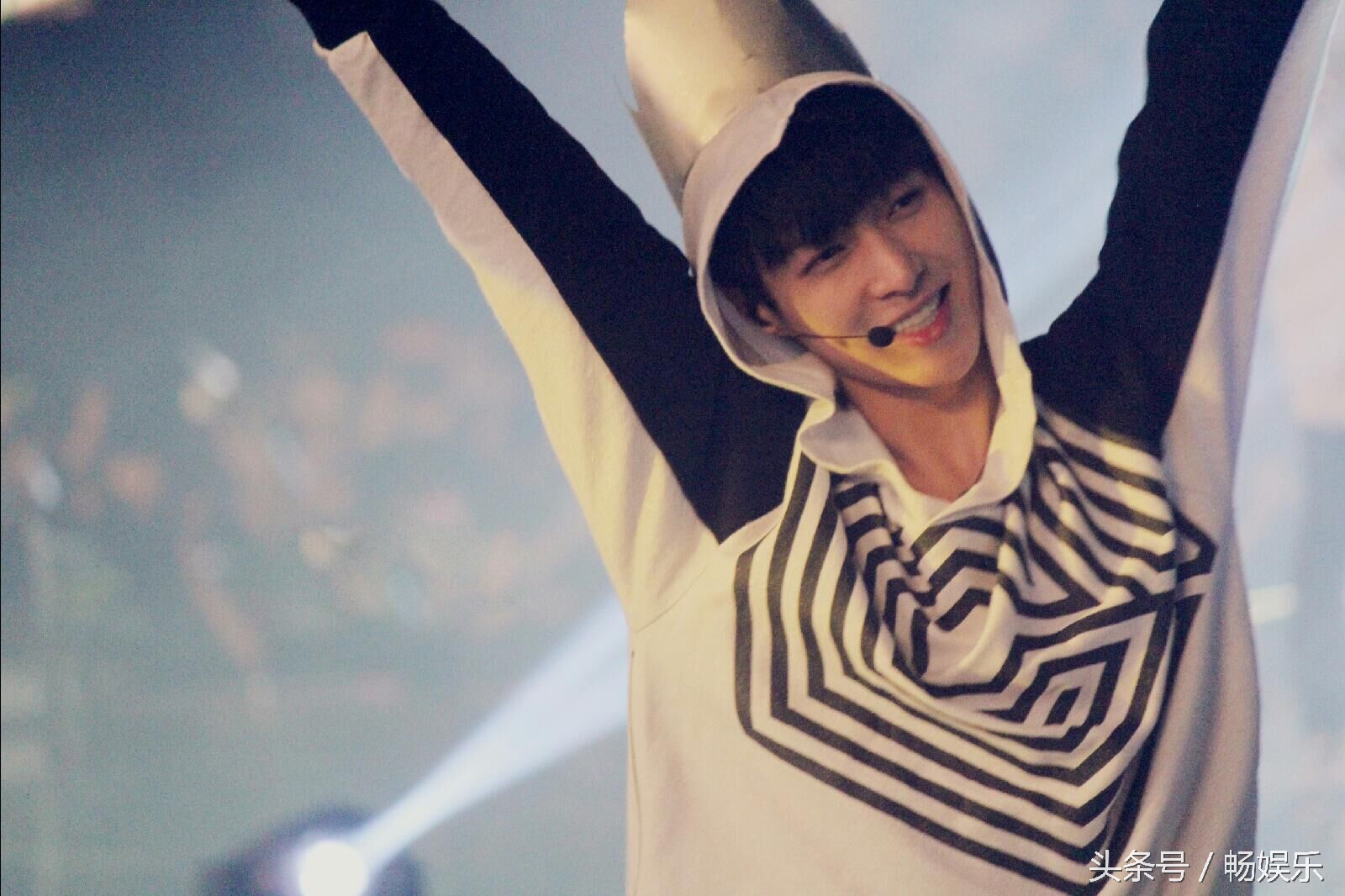 张艺兴成功背后的努力,张艺兴努力就一定会有努力的结果