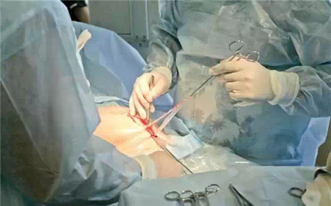 妻子剖腹产后丈夫要离婚后续,女子剖腹产第三天