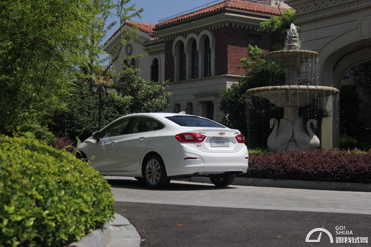 试驾19科鲁兹,雪佛兰科鲁兹2015款经典试驾视频