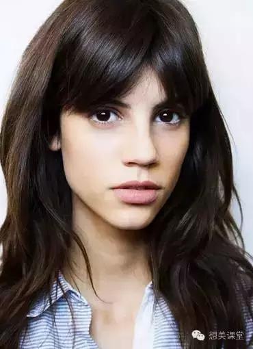 什么样的齐刘海好看显得乖乖的,齐刘海是不是要特别齐才好看