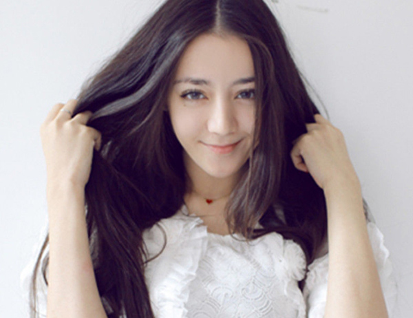 圆脸也可以中分,大圆脸侧分中分哪个瘦脸