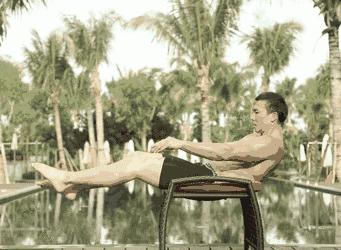 漂亮的马甲线和汗珠是分不开的,最完美的人鱼马甲线