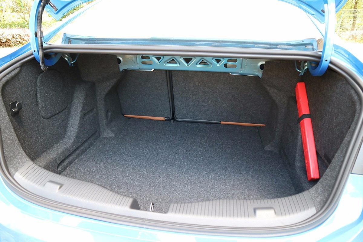 雪佛兰新款科鲁兹试驾评测,雪佛兰科鲁兹1.4t油耗17年上牌