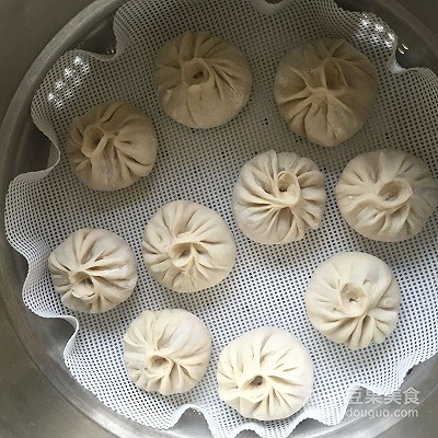 鲜汁四溢的小笼汤包——附详细包子手法图