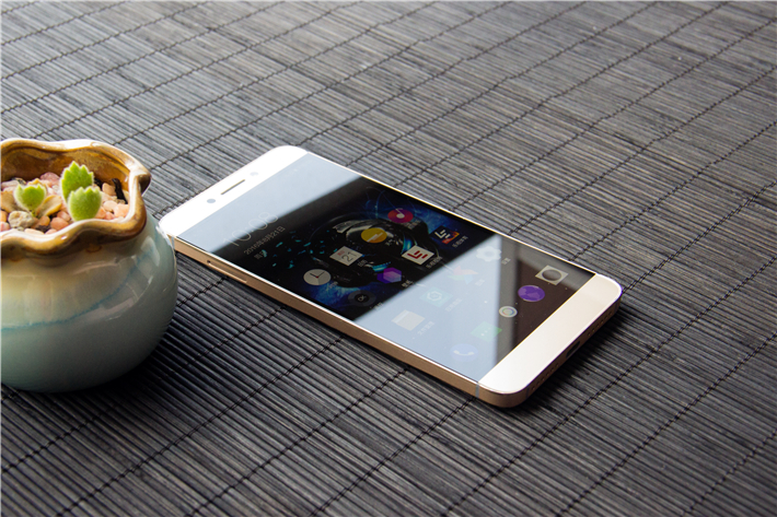 曲面屏手机贴膜最优解,手机贴膜曲面屏傻瓜式操作