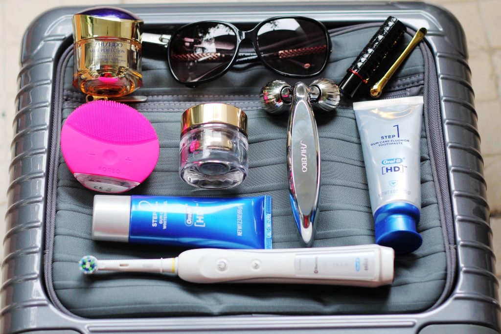 频繁“打飞的”，必备技能为面子形象工程背书