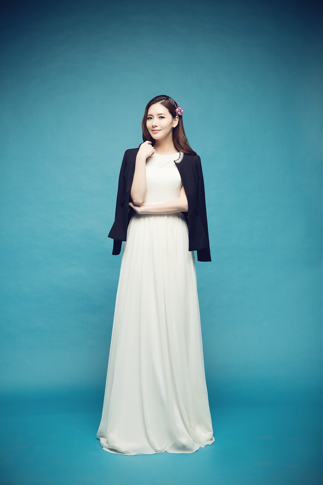 婚纱照姿势的摆法女士,拍婚纱照姿势是自己摆吗