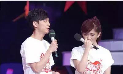 张杰彩排谢娜恩爱陪伴,张杰谢娜恩爱自制视频