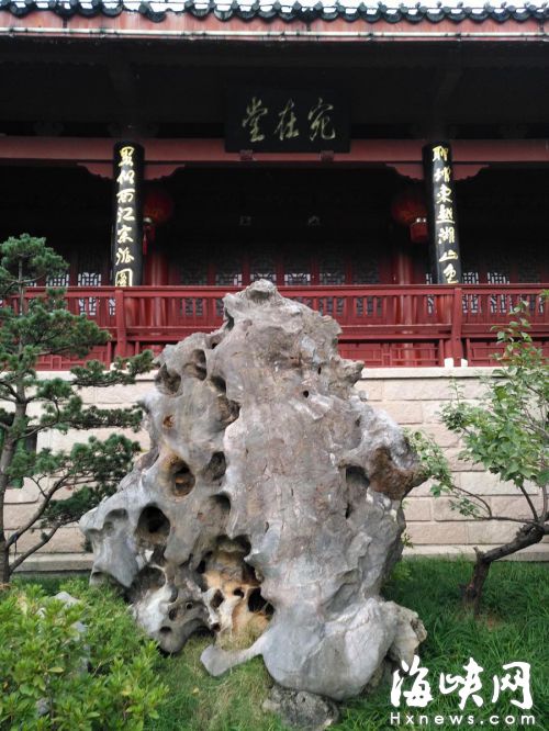 南太湖石价格,福建太湖石一般是多少钱一吨