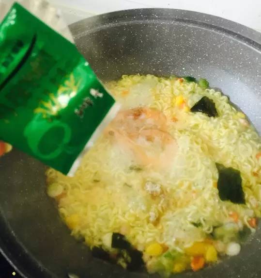 方便面是垃圾食品这是真的吗,专家辟谣方便面不是垃圾食品