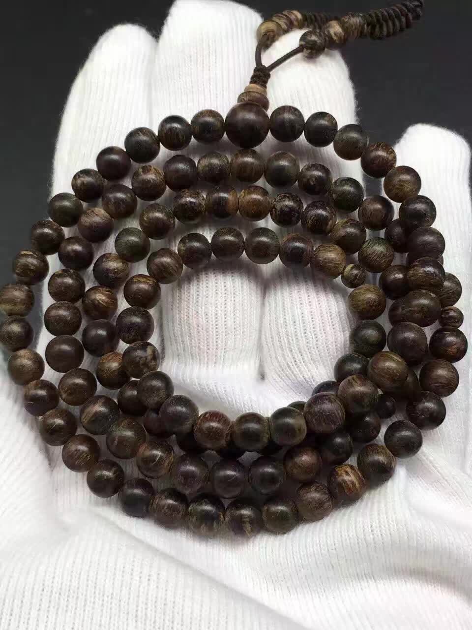 富二代为淘美女欢心，花80买一克奇楠沉香，美女看到当场说分手