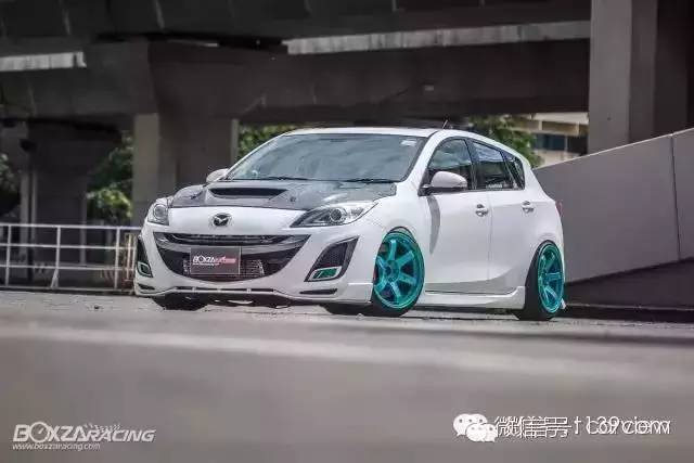 手动马自达3星骋两厢改装,马自达3平民如何改装好看