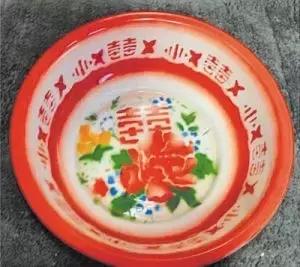 抖腿不是病，只因儿时一不小心见过洗脸盆