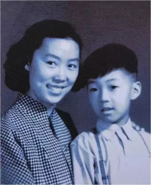 史铁生秋天的怀念配乐,史铁生秋天的怀念在怀念什么