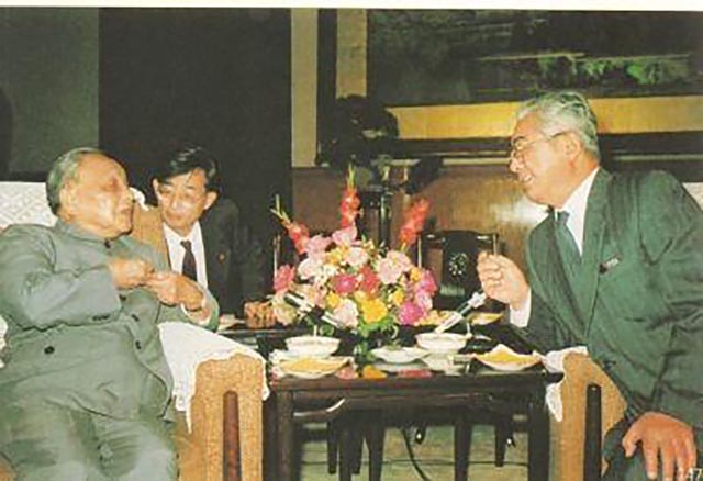 1986年，*小平邓**在京会见荣氏家族：你们就像杨家将，是有功的