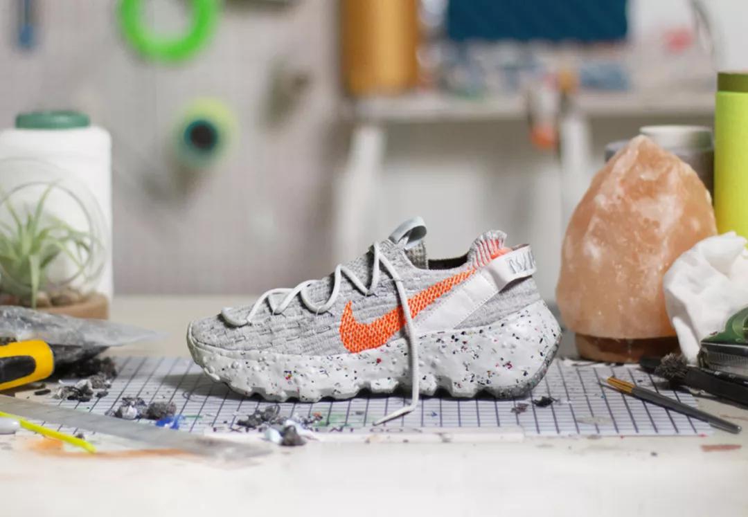 哥们，你脚上这双“垃圾”真好看！是Nike么？