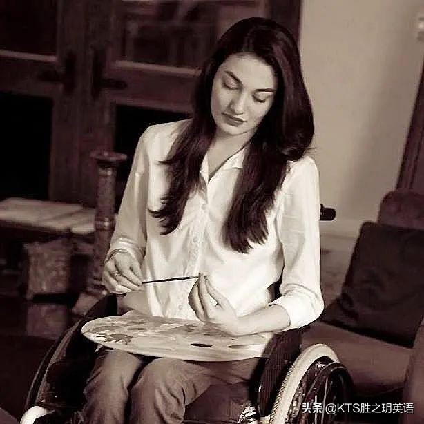 传奇女性MunibaMazari：给我笔和颜料，我想给生活一些色彩