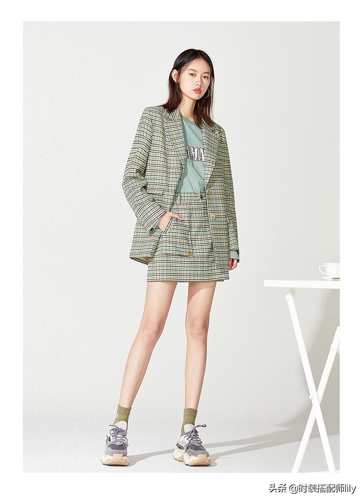 反季节买衣服推荐,反季节囤货囤点什么好