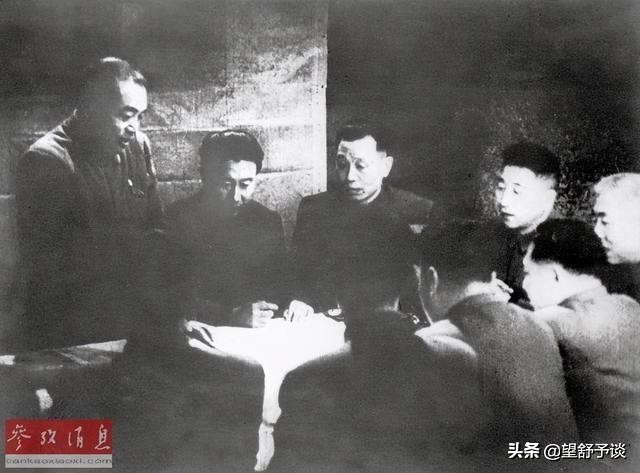 美方跨过了三八线，要不要援朝？总理下令：“立刻把彭老总接来”