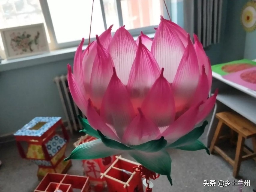 手工灯笼展小学春节,亲子手工灯笼小学