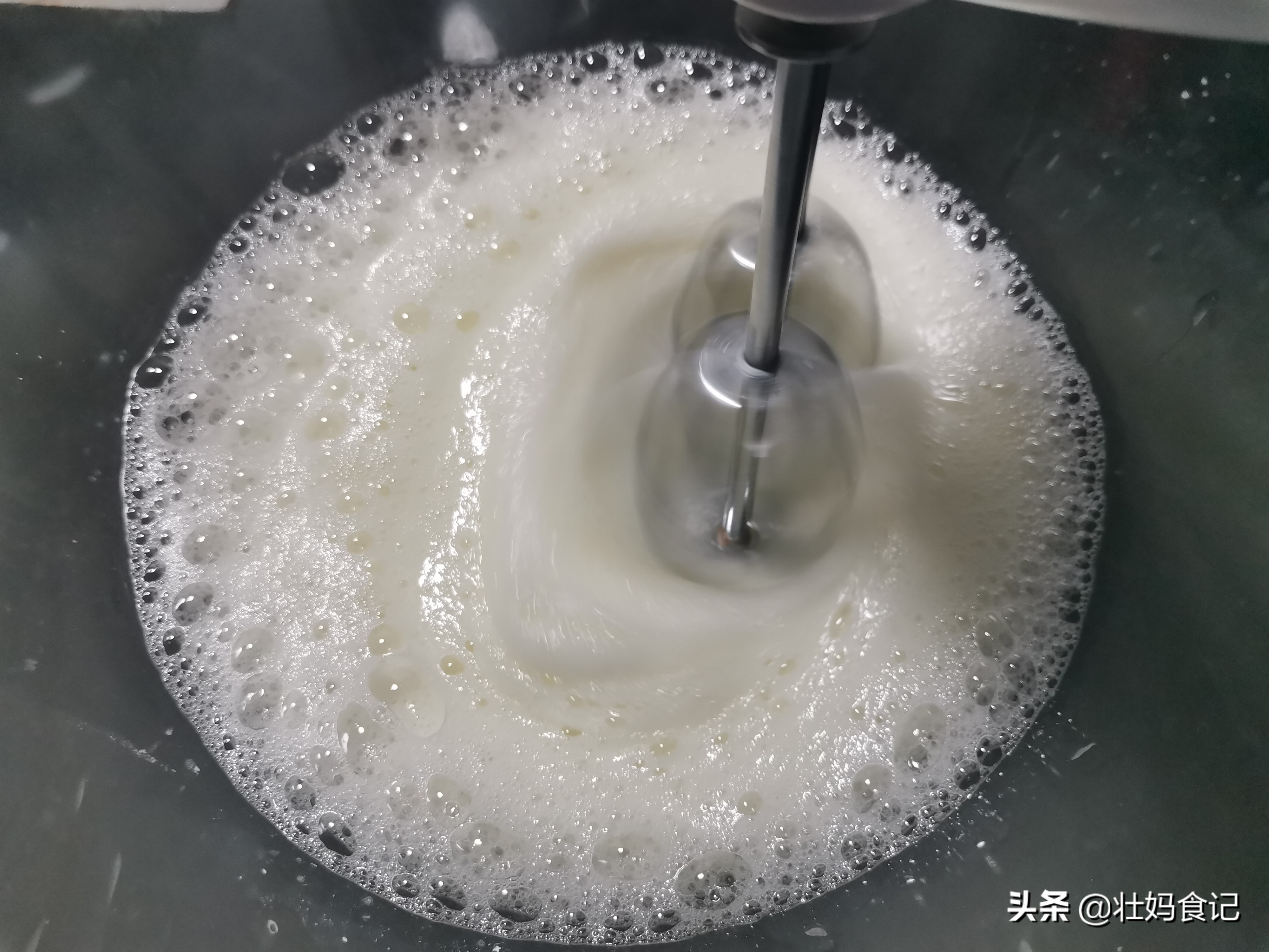 一分钟学会南瓜芝士蛋糕,蛋黄蛋清不分离的南瓜蛋糕做法