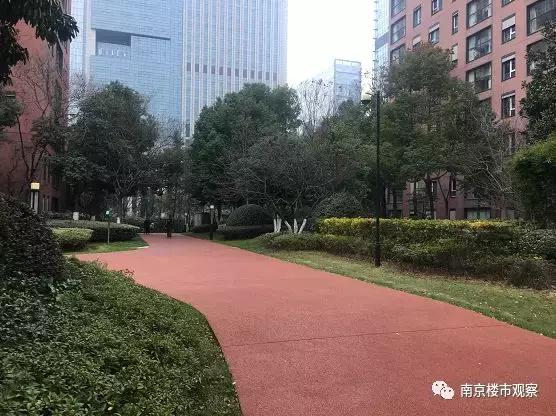 跌落神坛口碑下滑不冤不亏,跌落神坛的楼盘