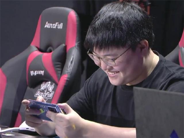 uzi被哪个官方认证为第一adc,uzi官方认证世界第一adc图片