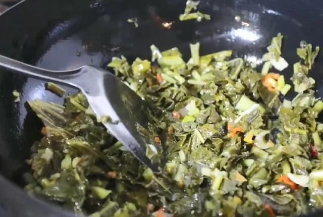 广元土酸菜没有酸水怎么办,广元做酸菜有盖子还要密封吗