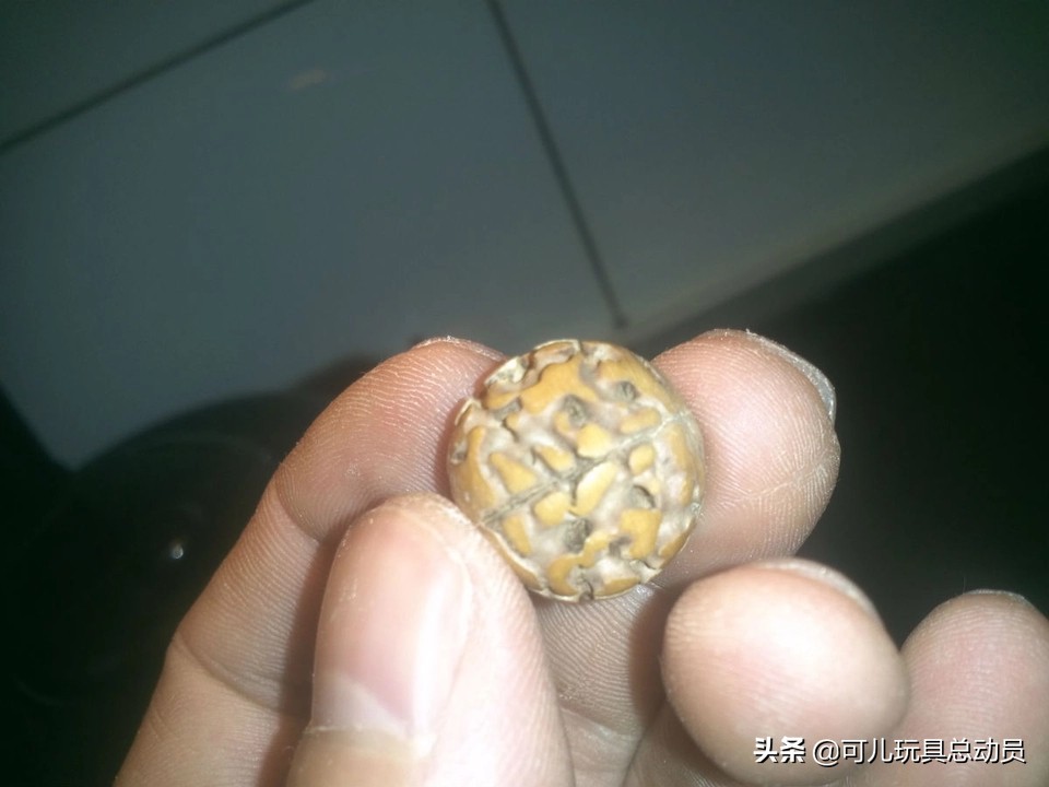 我爱做手工：给大家发一个无齿金刚圆珠的手工打磨过程