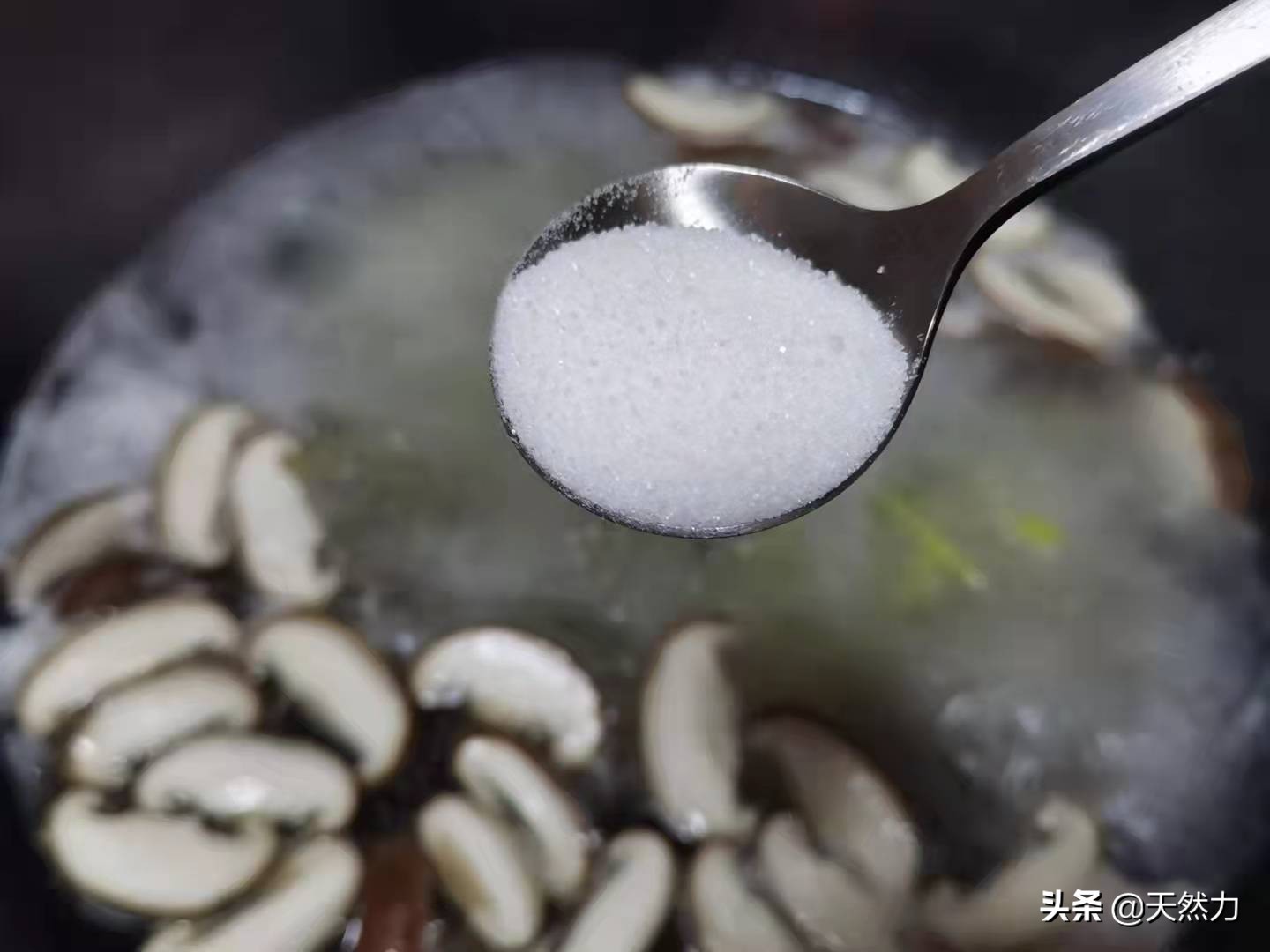 猪肝汤怎么做又嫩又不糊汤,猪肝汤要怎么做才脆爽